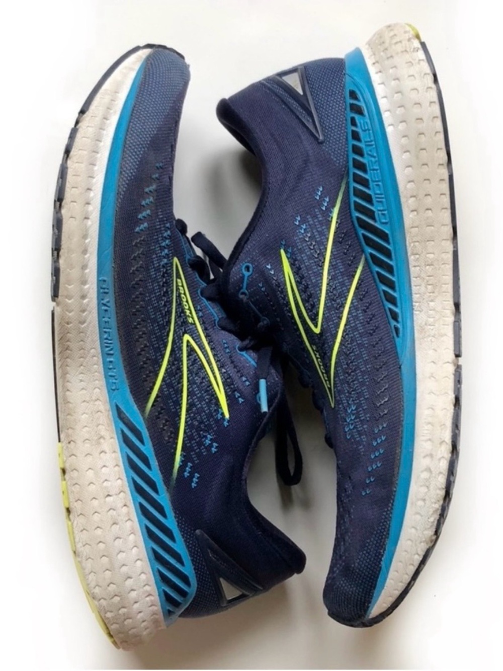 Brooks Glycerin 19 Blue and Yellow Running Shoes Men’s Size 11.5